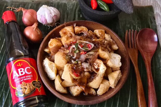 Sweet and Spicy Fried Tofu Puff "Tahu Gejrot"